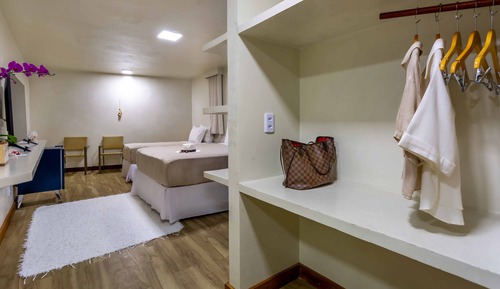 Quarto Duplo