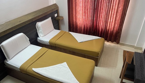 Habitación estándar con 1 cama doble o 2 individuales