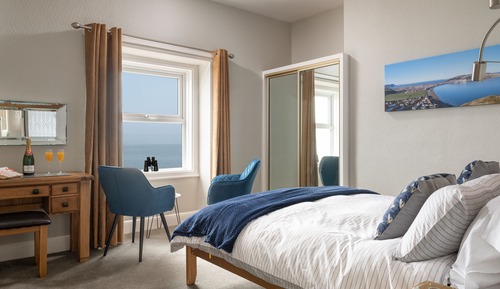 Habitación Deluxe doble, 1 cama de matrimonio, baño privado, vistas al mar