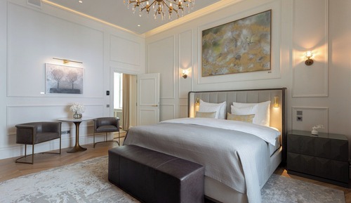 Suite (Bridal)