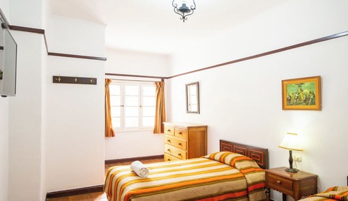 Habitación clásica con 2 camas individuales, vistas al patio