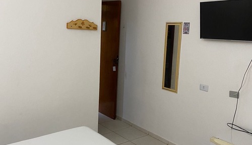 Habitación estándar con 1 cama doble o 2 individuales