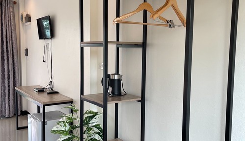 Habitación básica con 2 camas individuales