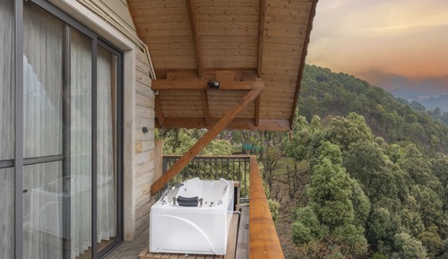 Chalet tradicional, bañera, vistas a la montaña