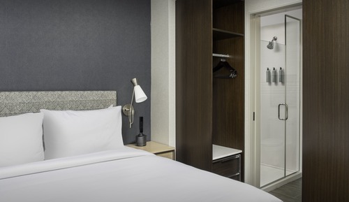 Estudio, 1 cama de matrimonio grande con sofá cama