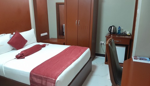 Habitación Deluxe doble, 1 cama de matrimonio, vistas a la ciudad