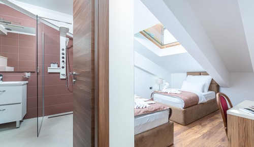 Habitación básica con 1 cama doble o 2 individuales