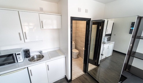 Estudio superior, baño privado (Studio 5)