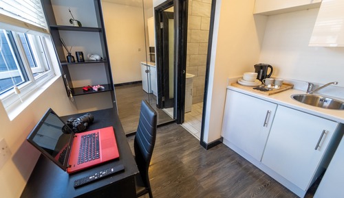 Estudio superior, baño privado (Studio 5)