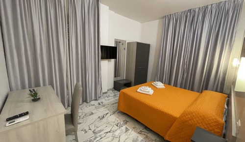 Habitación Deluxe, 1 cama doble, baño privado, vistas a la ciudad
