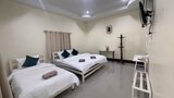 Room for 3 People