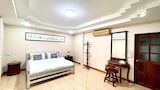Khun Mon Wood House