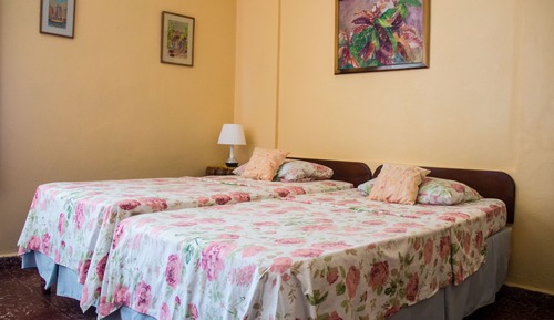 Habitación económica con 1 cama doble o 2 individuales