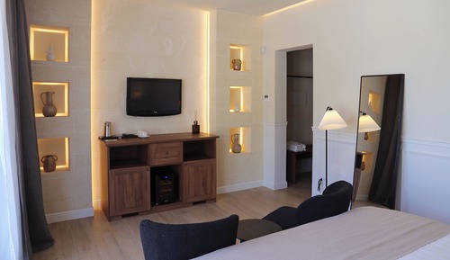 Habitación doble superior, 1 cama de matrimonio, vistas a la piscina, planta baja