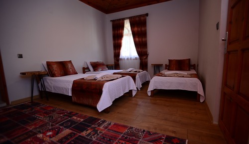 Habitación triple, 1 habitación, fumadores, vistas a la montaña
