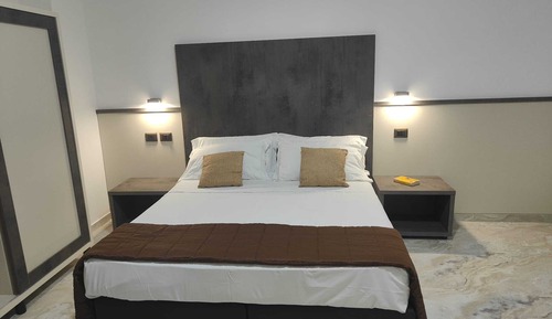 Habitación Confort con 1 cama doble o 2 individuales