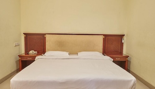 Habitación Business, 1 cama de matrimonio, fumadores, vistas a la ciudad