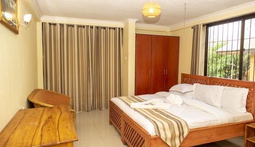 Habitación estándar con 1 cama doble o 2 individuales