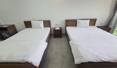 Habitación básica con 1 cama doble o 2 individuales, 1 habitación, balcón, en la zona del jardín