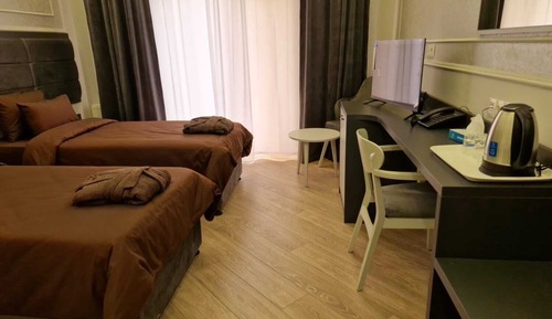 Habitación superior con 1 cama doble o 2 individuales, no fumadores, vistas a la ciudad