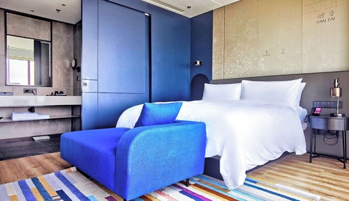 Suite, 1 cama de matrimonio grande, vistas a la ciudad