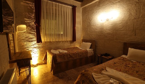 Habitación básica con 2 camas individuales, 1 cama individual, vistas a la ciudad