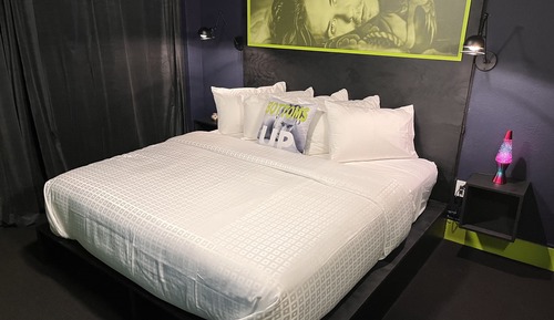 Habitación superior, 1 cama de matrimonio grande, no fumadores, baño privado