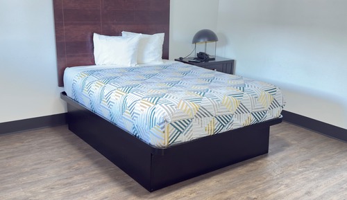 Queen Bed Studio Non-Smoking
