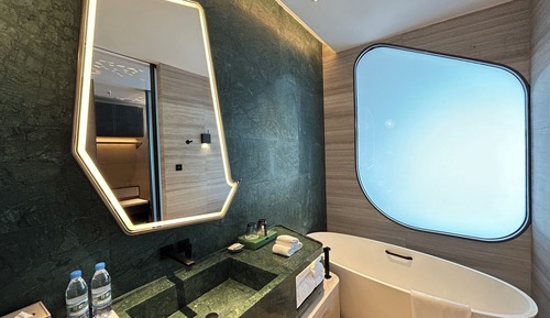 Habitación Deluxe, 1 cama de matrimonio grande, vistas a la ciudad