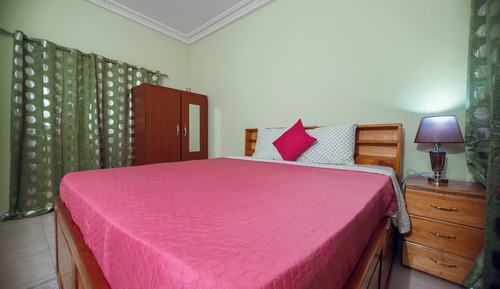 Habitación Confort, 1 cama de matrimonio grande, cocina, vistas a la ciudad
