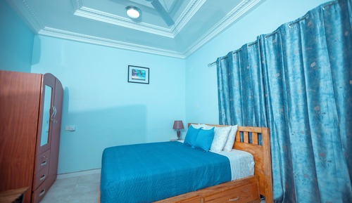 Habitación individual económica, 1 cama doble, baño privado, planta baja