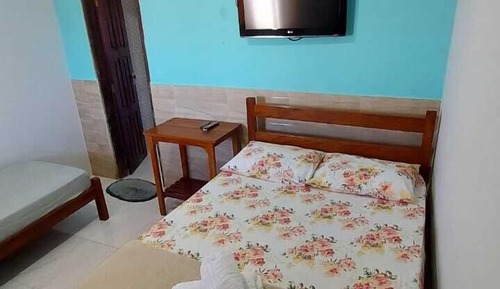 Habitación básica con 1 cama doble o 2 individuales