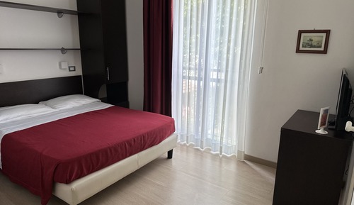 Habitación clásica con 1 cama doble o 2 individuales
