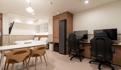Family & Karaoke Room
