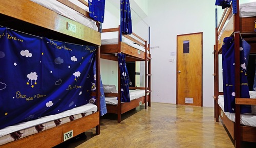 Dormitorio compartido, dormitorio mixto