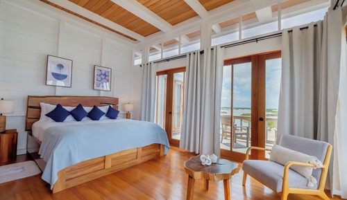Villa superior, 1 cama de matrimonio grande con sofá cama (Tikal Beach Front Villa)