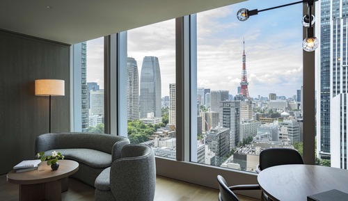 Suite panorámica, 1 cama de matrimonio grande, en esquina (Tower View)