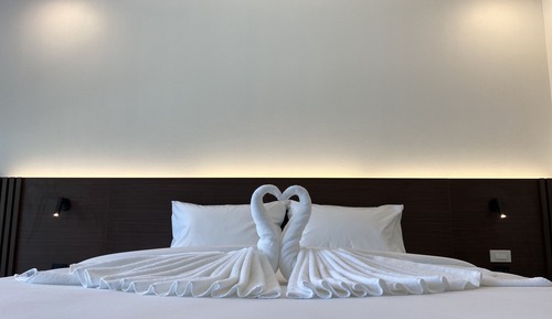Habitación superior, 1 cama de matrimonio grande, no fumadores, baño privado