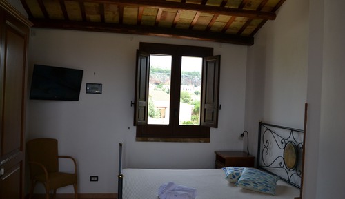 Habitación Deluxe doble, 1 cama de matrimonio grande, baño privado, vistas al jardín
