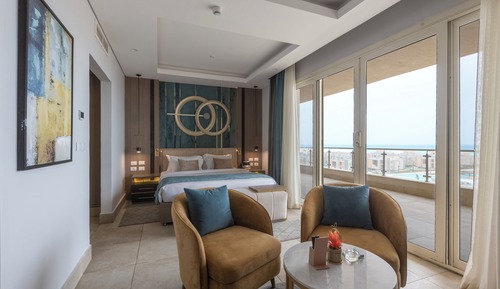 Premium Suite Sea and Pool view