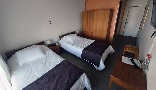 Habitación con 2 camas individuales