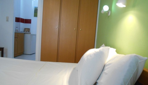 Estudio familiar, 2 camas individuales, planta baja