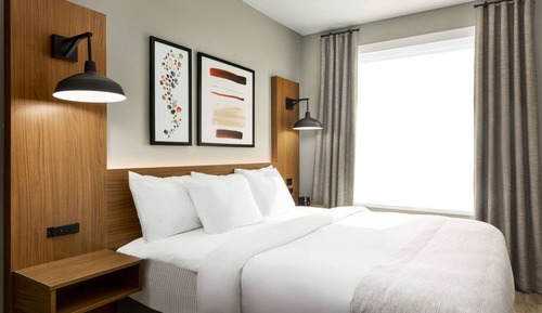 Suite, 1 cama de matrimonio grande, ducha adaptada (Mobility/Hearing Access, Pet-Friendly)