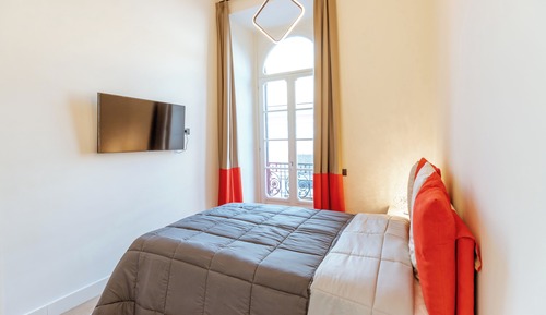 Casa, 2 habitaciones, balcón, vistas a la ciudad