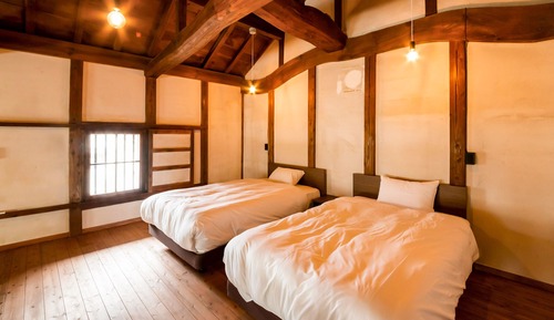 Habitación tradicional con 2 camas individuales
