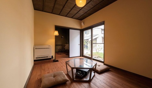 Habitación con 2 camas individuales, vistas al jardín