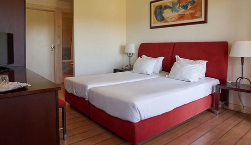 Habitación Deluxe con 1 cama doble o 2 individuales, balcón, vistas a la ciudad