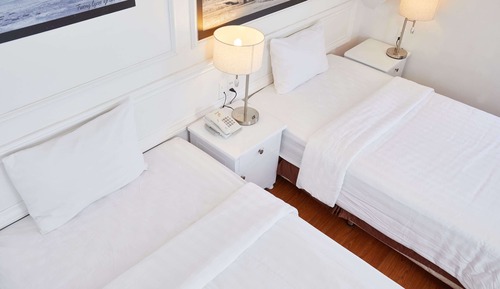 Signature Triple Room, Valley View