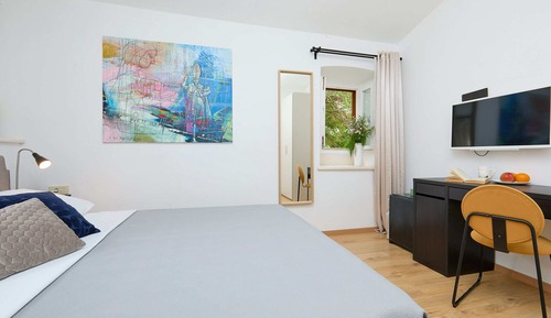 City Room (0 Bedroom)