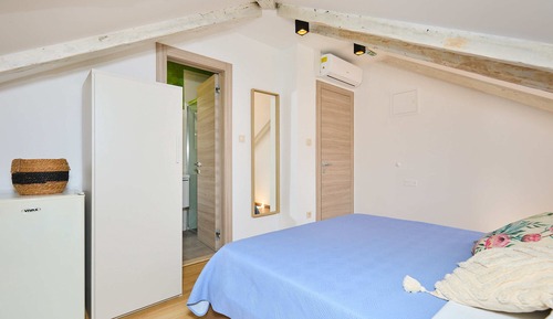 City Room (0 Bedroom)